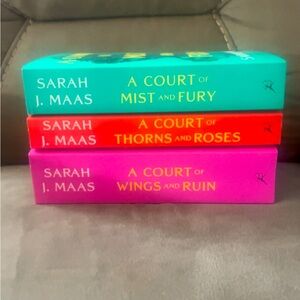 Court of thrones first 3 books